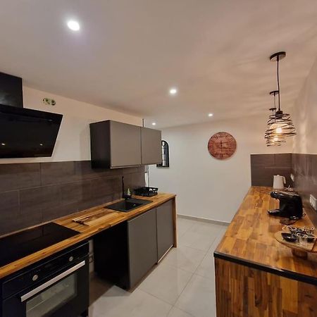 Apt Moderne En Plein Centre-Ville Saint-Claude Ngoại thất bức ảnh