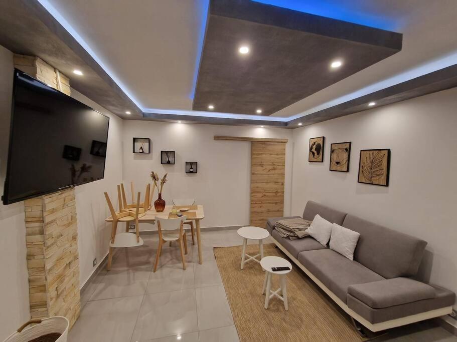 Apt Moderne En Plein Centre-Ville Saint-Claude Ngoại thất bức ảnh