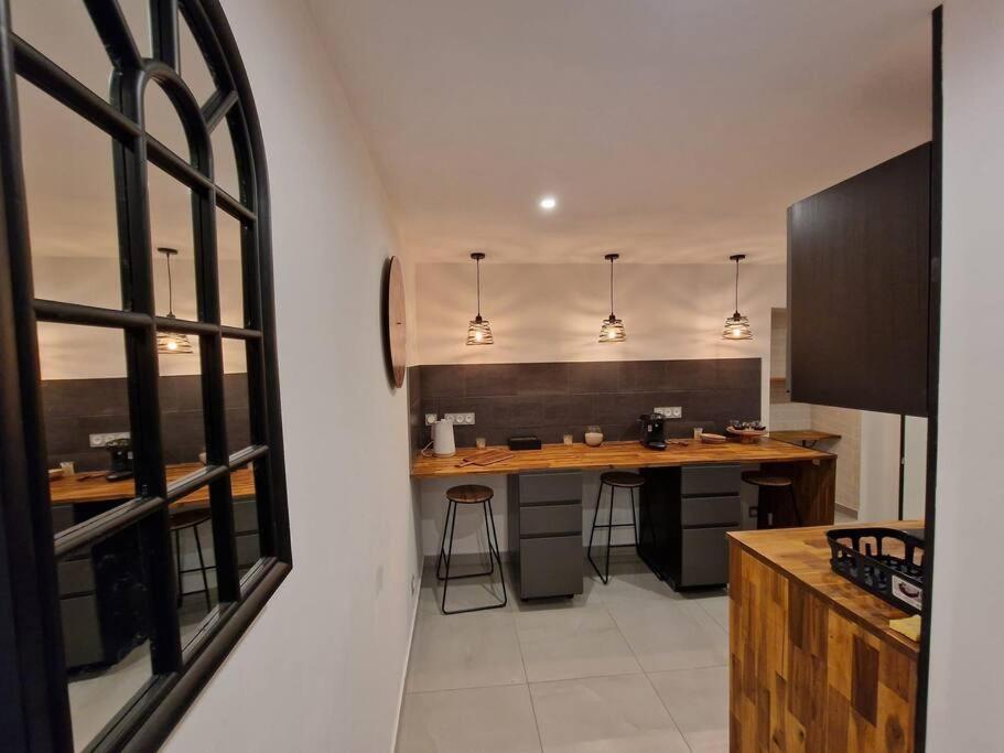 Apt Moderne En Plein Centre-Ville Saint-Claude Ngoại thất bức ảnh